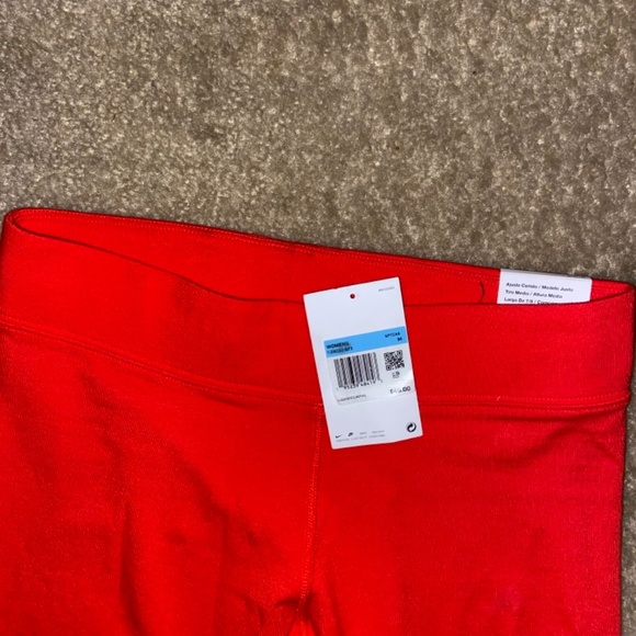 Medium Brand new Nike leggings - Picture 3 of 5